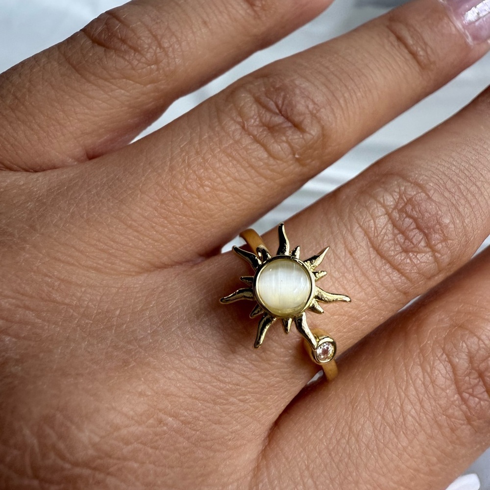 New! 18K plated gold Sunburst Pink Floral Stainless Steel Ring